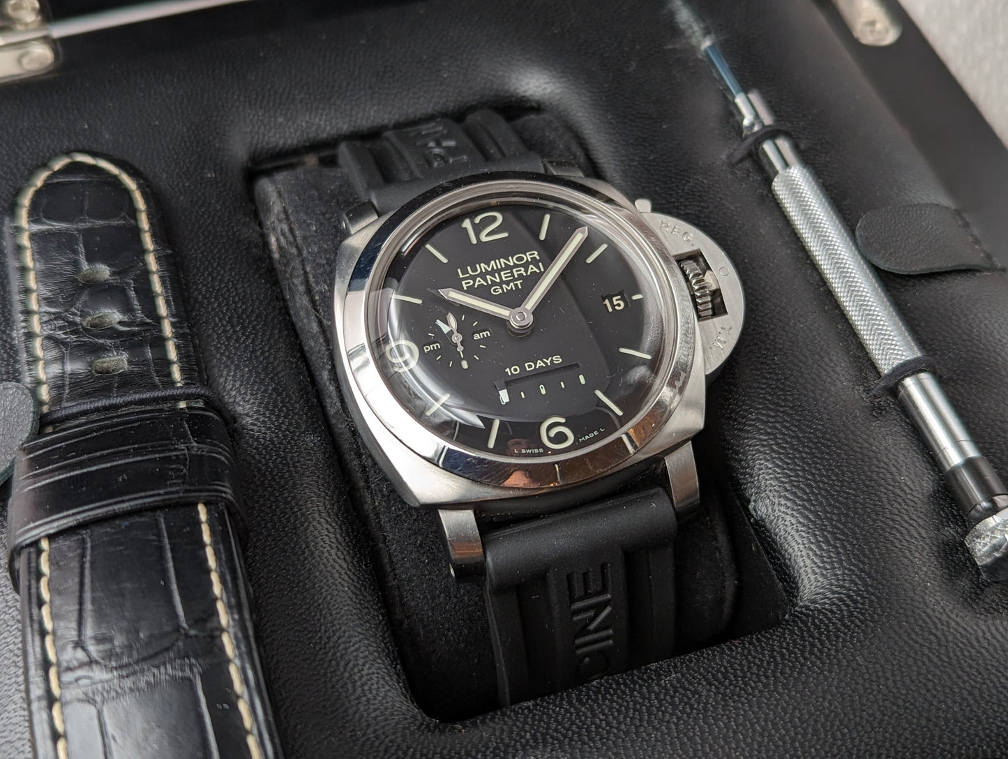 Panerai Luminor 1950 GMT
