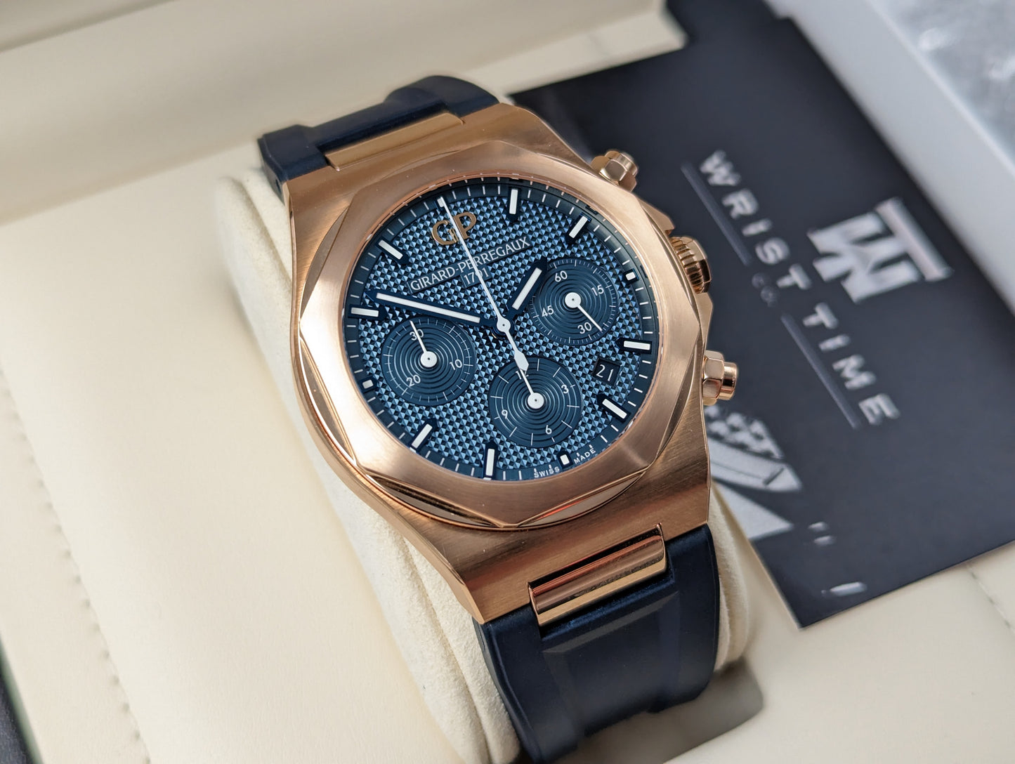 Girard Perregaux Laureato Chronograph Rose Gold
