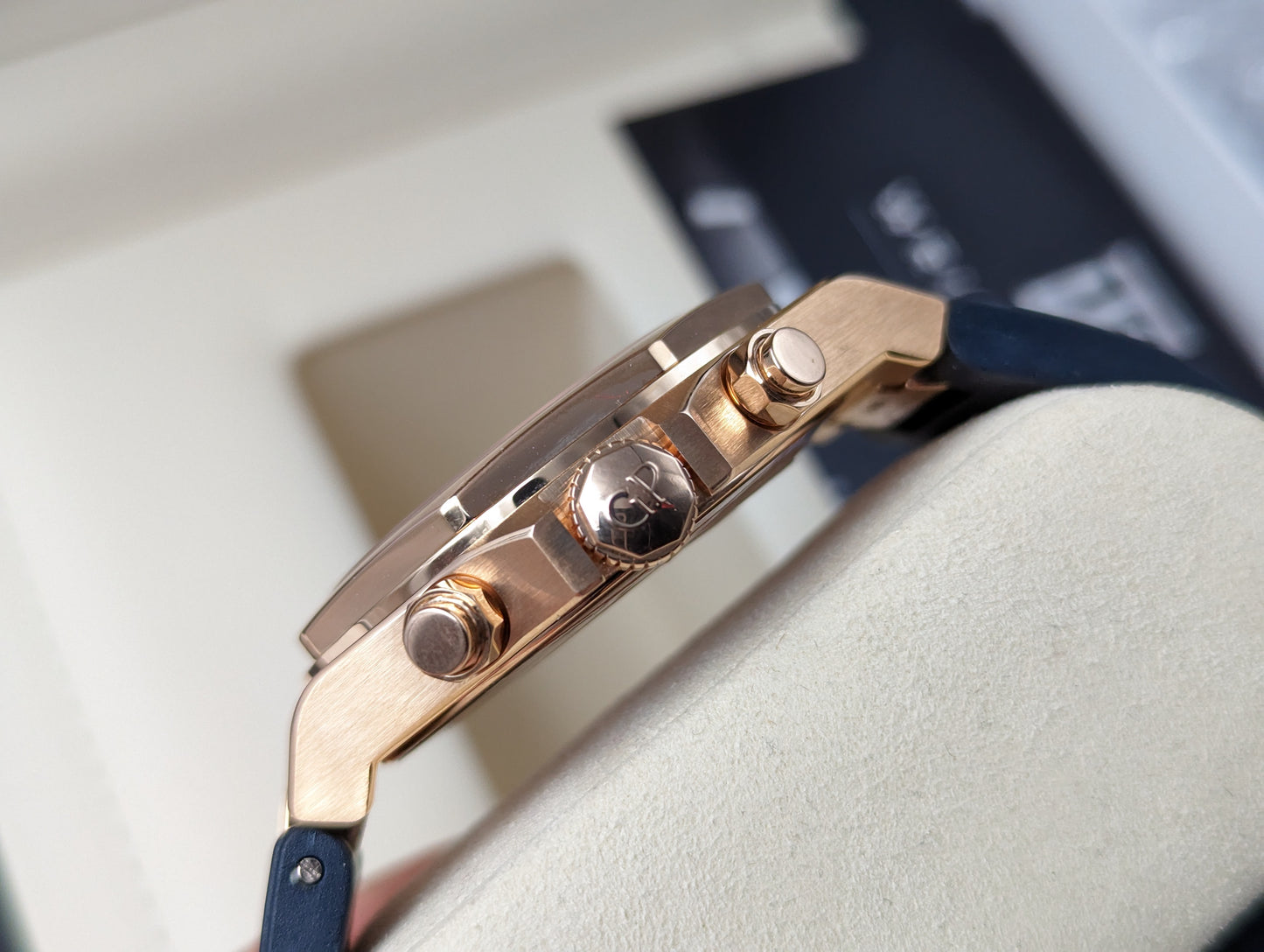 Girard Perregaux Laureato Chronograph Rose Gold