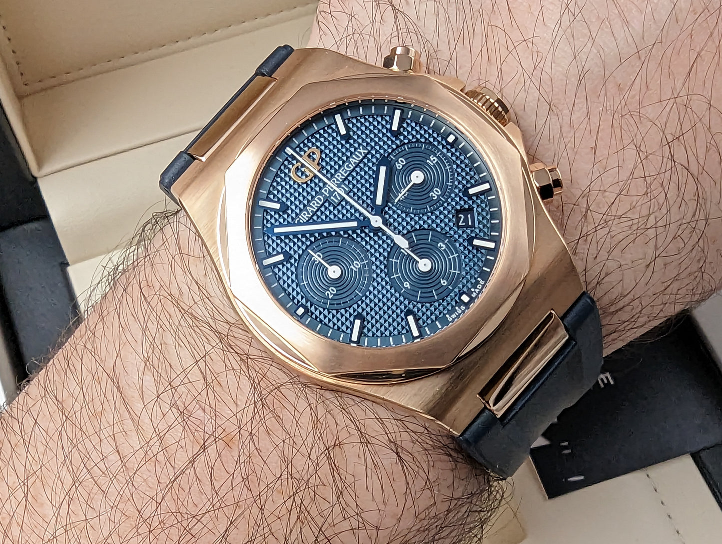 Girard Perregaux Laureato Chronograph Rose Gold
